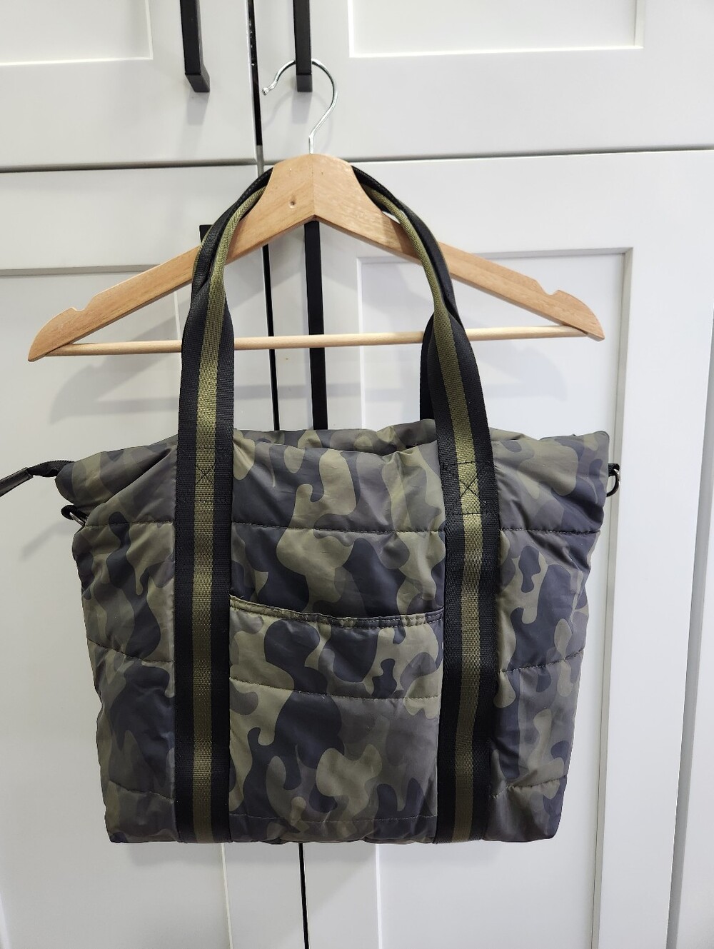 Haute Shore Nylon puffer tote bag camo